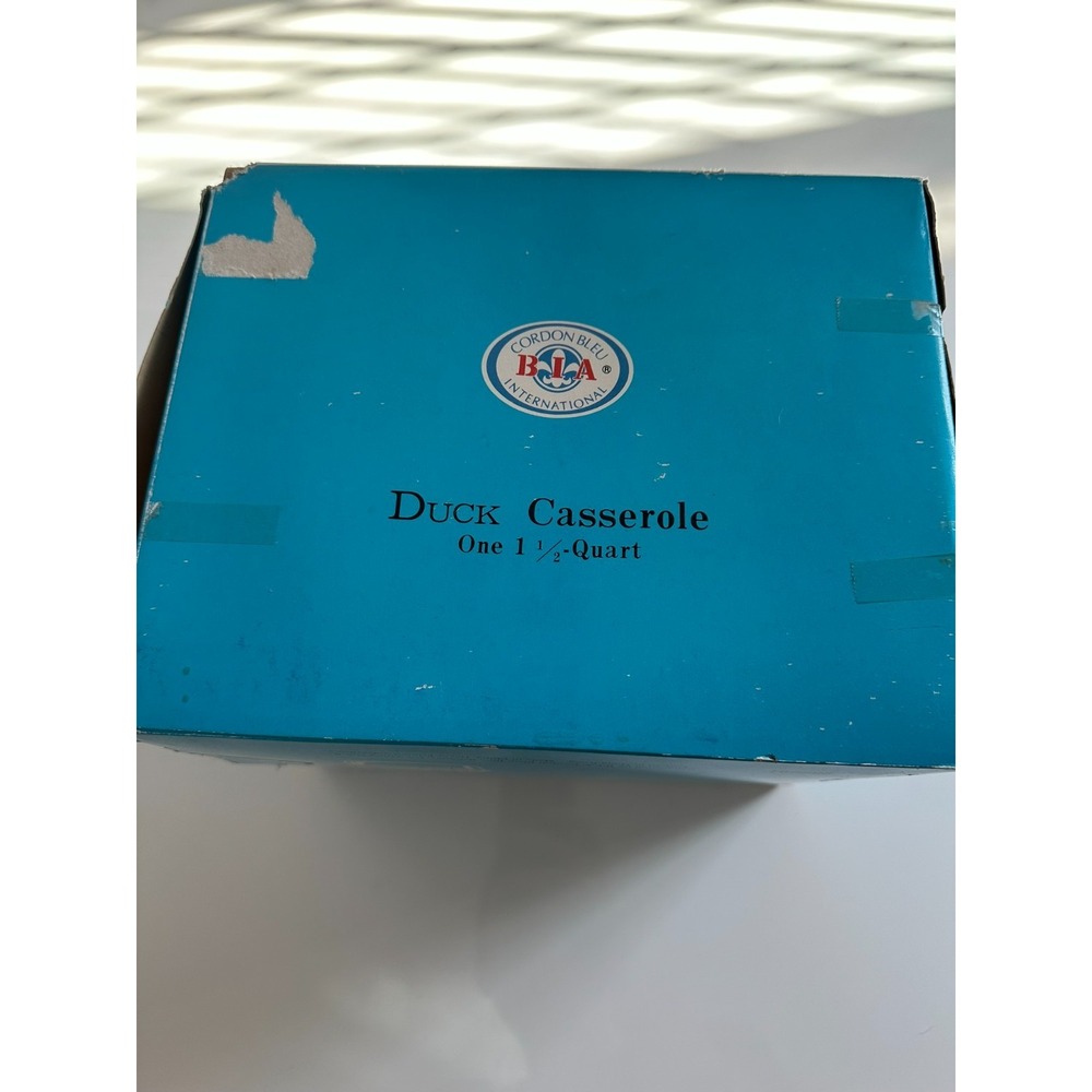 BIA Cordon Bleu Porcelain Duck Covered Casserole, Wildflowers with Box - Picture 3 of 12